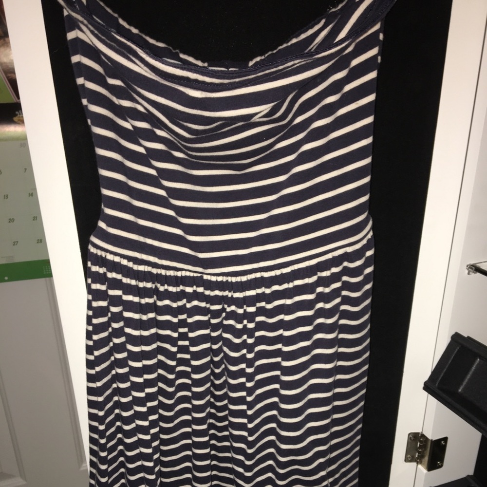 Strapless casual dress.